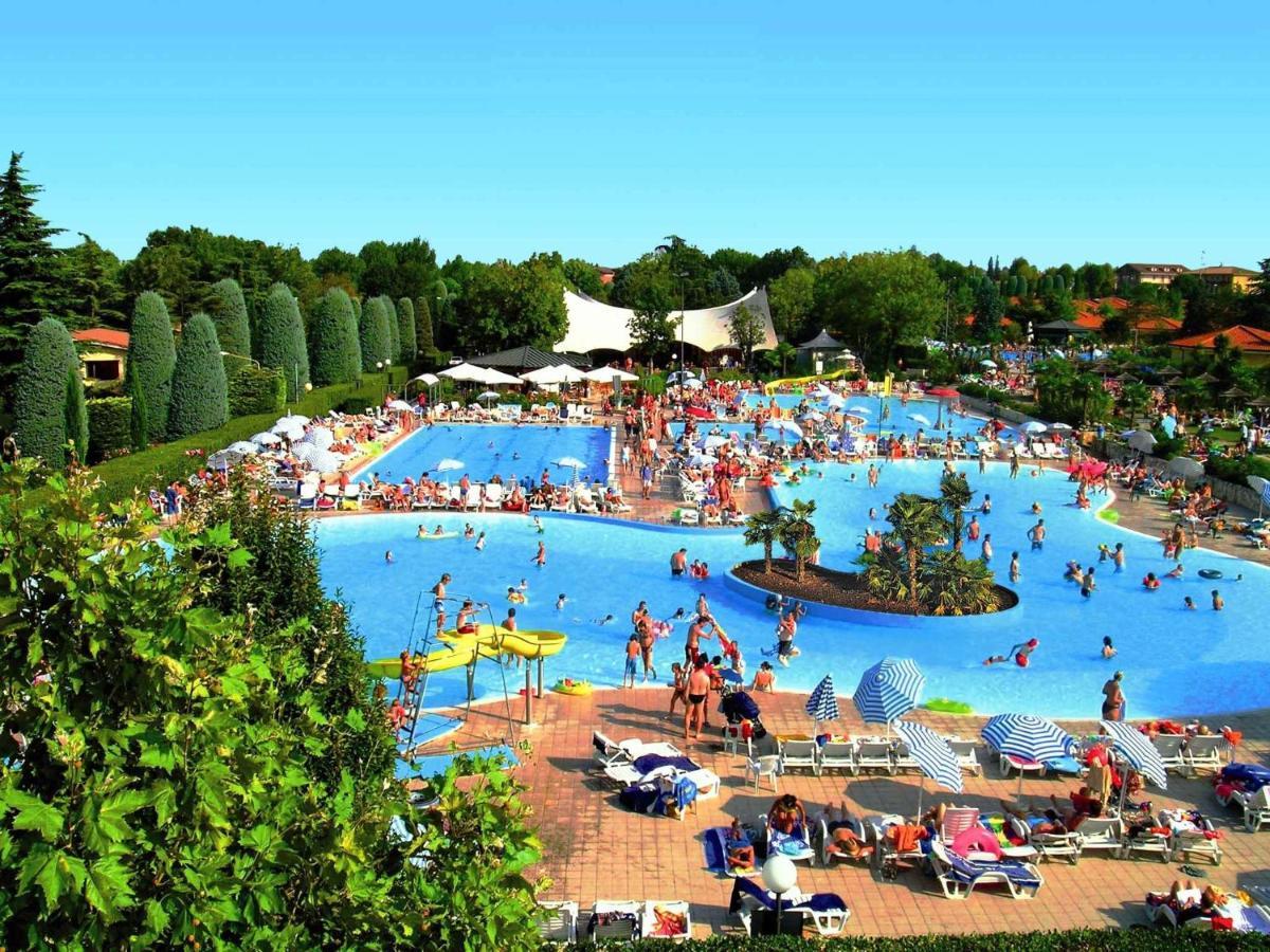 Camping Bella Italia In Peschiera Del Garda - Gardasee Apartman Kültér fotó