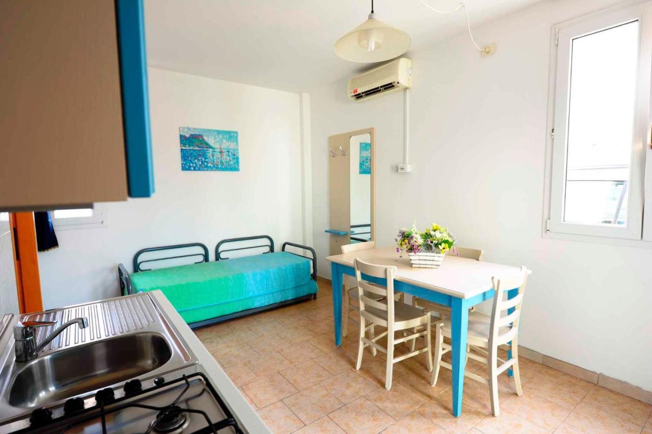 Camping Bella Italia In Peschiera Del Garda - Gardasee Apartman Kültér fotó