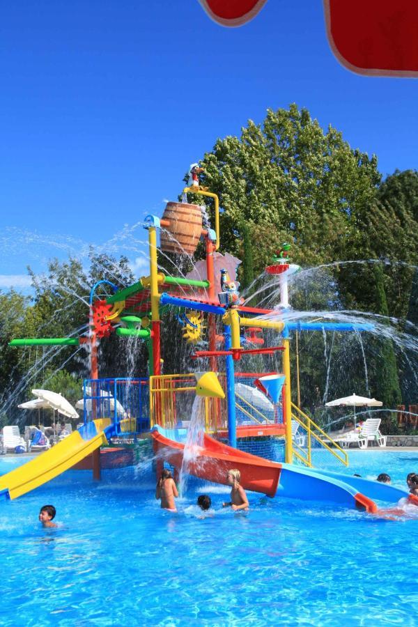 Camping Bella Italia In Peschiera Del Garda - Gardasee Apartman Kültér fotó