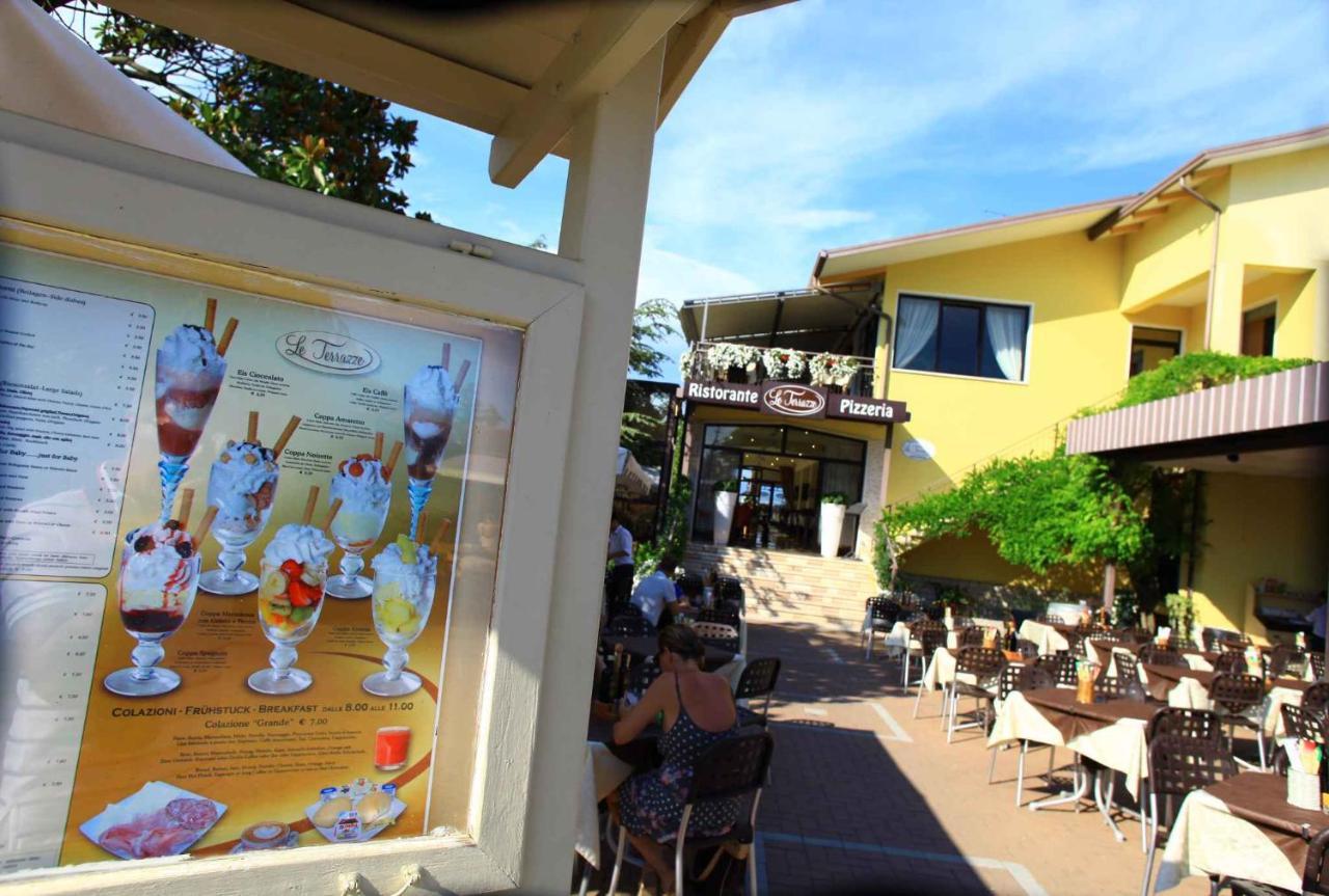 Camping Bella Italia In Peschiera Del Garda - Gardasee Apartman Kültér fotó