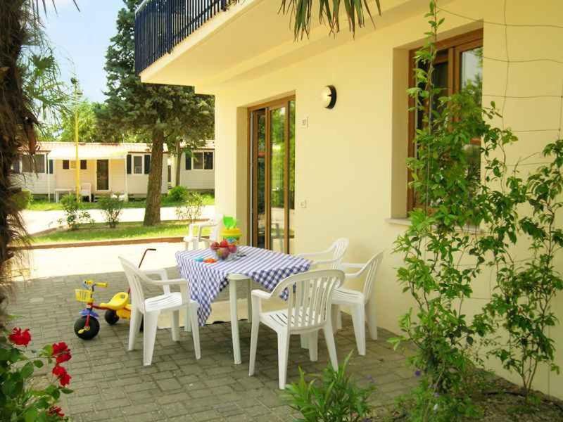 Camping Bella Italia In Peschiera Del Garda - Gardasee Kültér fotó