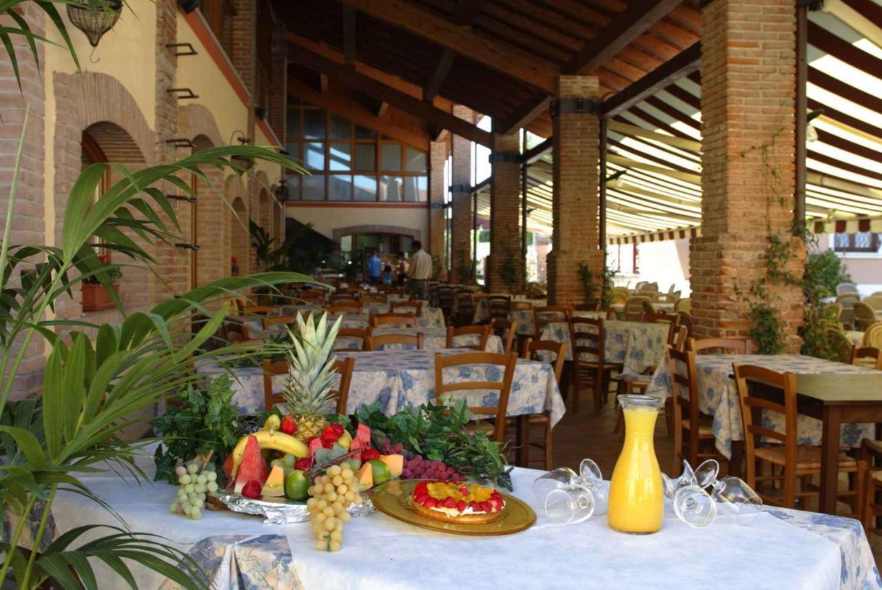 Camping Bella Italia In Peschiera Del Garda - Gardasee Apartman Kültér fotó